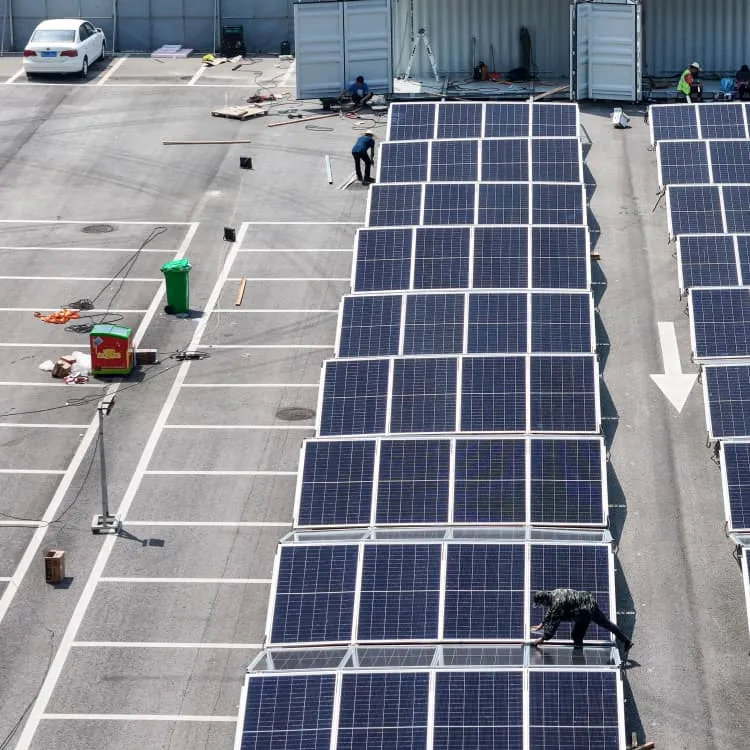 Grid-connected microgrid energy storage configuration