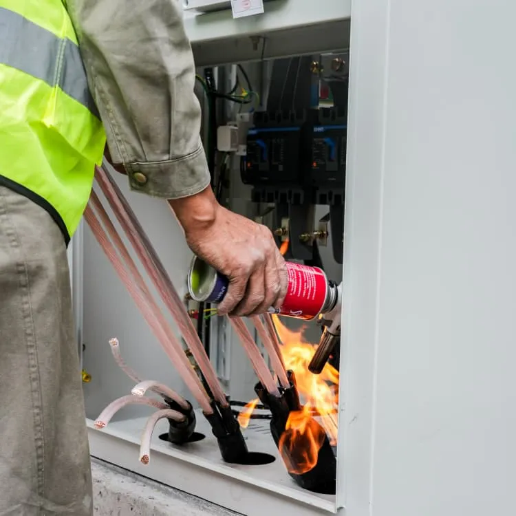 Design of an integrated industrial and commercial energy storage system