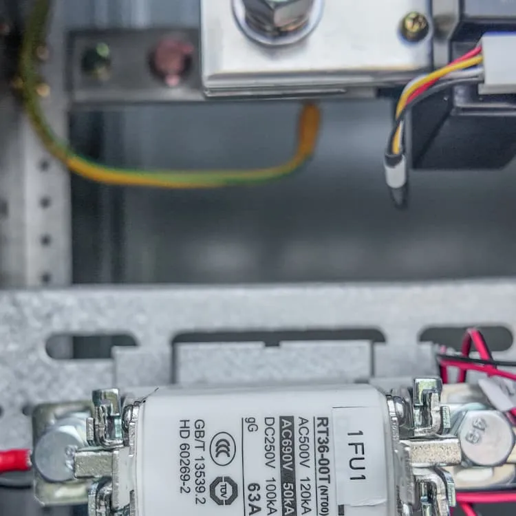 Low temperature energy storage battery