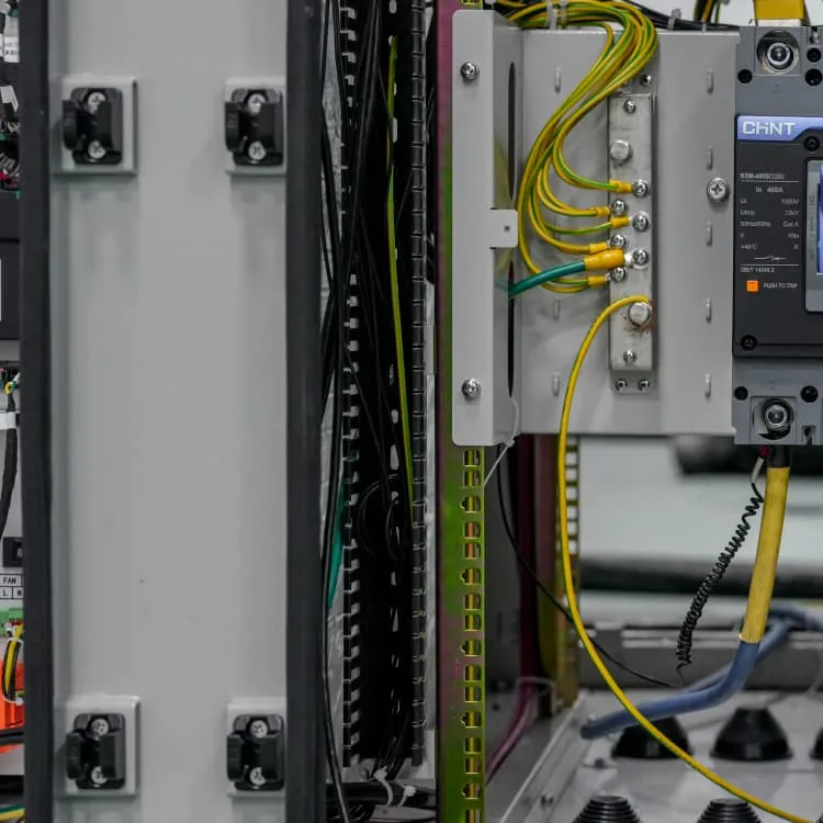 How much voltage should the lithium battery pack be stored