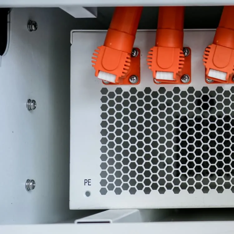 Flywheel energy storage instant discharge